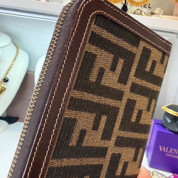 Fendi Zucca zippy wallet - Picture 7 of 12